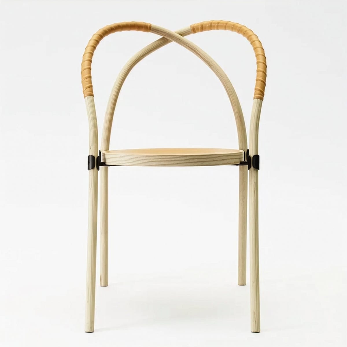 Bow Chair Design By Lisa Hilland – Gemla | ScandinavianDesign.com
