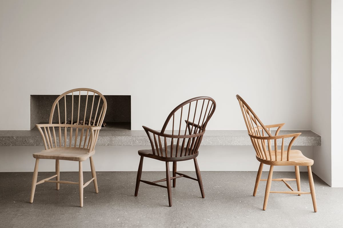 Windsor chair FH38 by Frits Henningsen for Carl Hansen Son featuring high back solid oak construction 1938 design