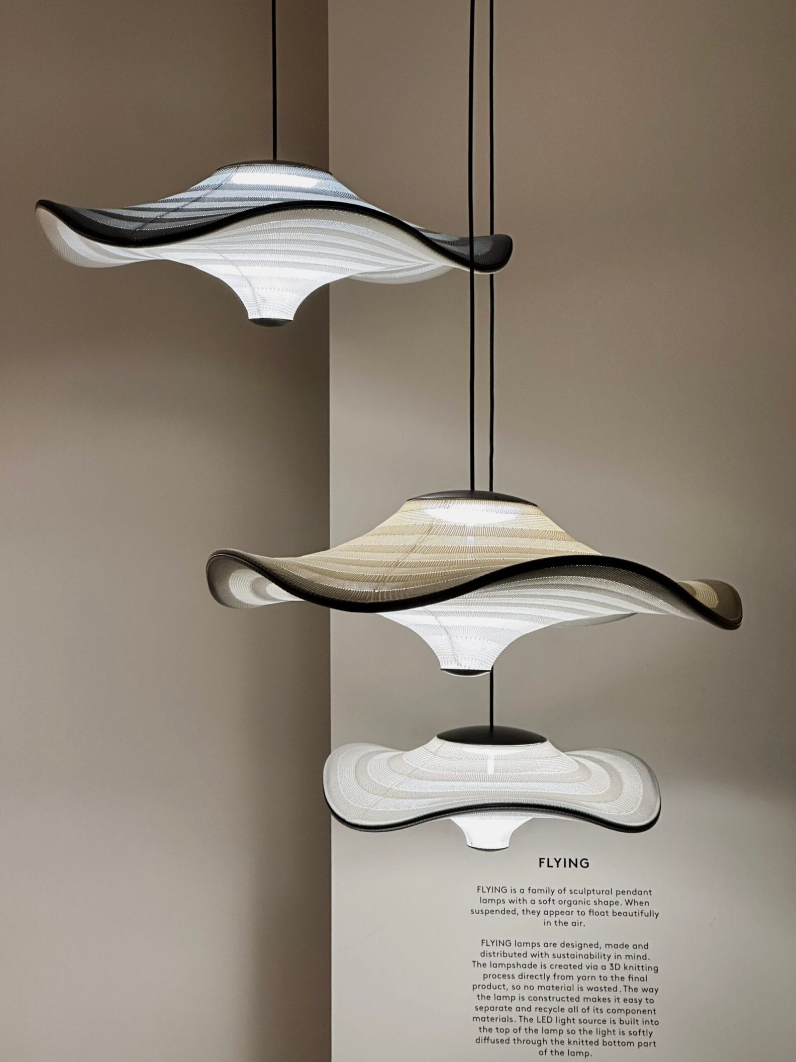 Flying lamp Boris Berlin Made by Hand Salone del Mobile 2023 3D knit sustainable sculptural pendant aluminum frame LED