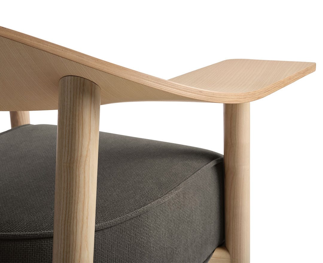Minimalist Dais chair with ergonomic veneer-bent silhouette, designed for modern workspaces by Form Us With Love
