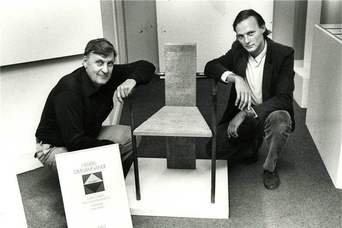 Jonas Bohlin together with Källemo AB's founder Sven Lundh. The Concrete chair won the Swedish Design Award in 1983.