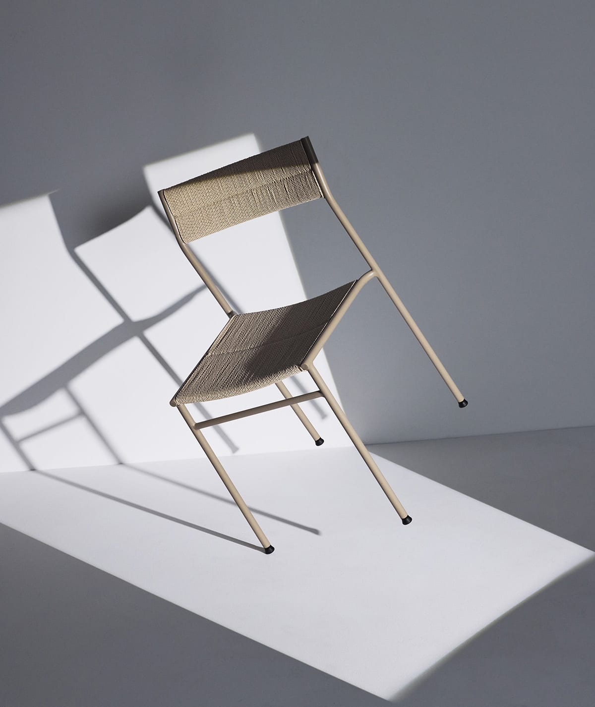Vev_grey-beige_tilt_spotlight_northern_ph_sara-spilling_high-res | ScandinavianDesign.com