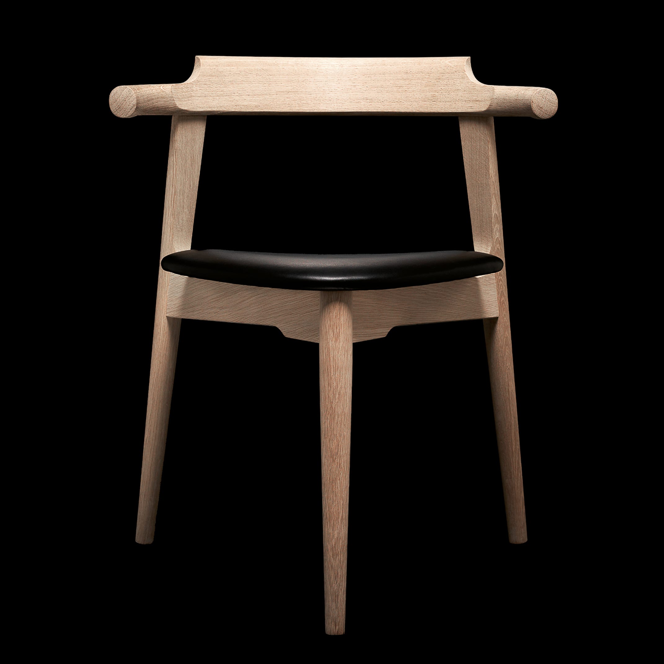 Pp58_3 _oak_soap_elegance_black_bg_black_ahb-1 | ScandinavianDesign.com