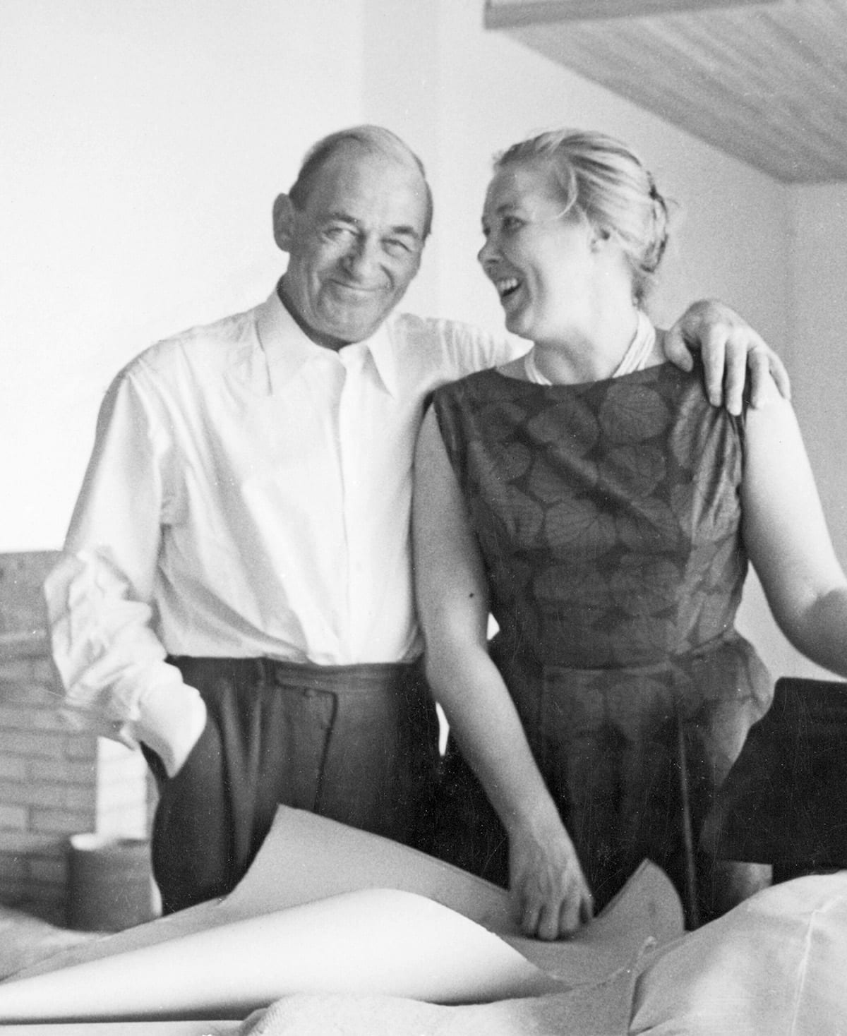 Alvar-and-elissa-aalto-in-maison-louis-carre-1959-france.-photo-©-alvar-aalto-foundation.-1-scaled | ScandinavianDesign.com
