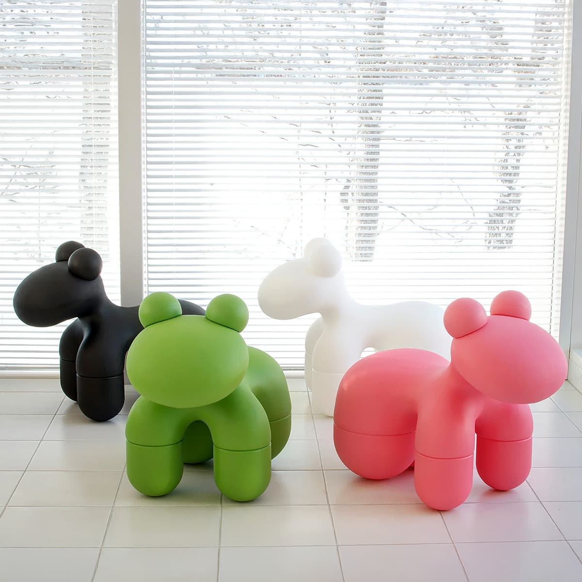 Pony-interior_e09da14a-a466-4aca-bf7d-8890311f5d50 | ScandinavianDesign.com