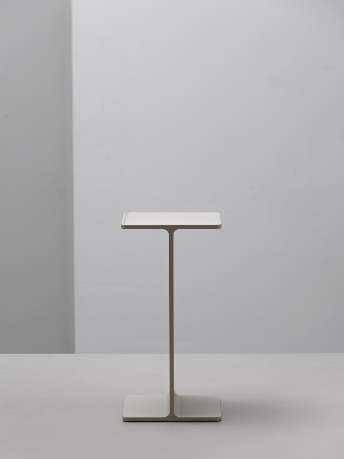 Museum Pedestal TAF studio string 1 Museum Pedestal TAF studio string 1