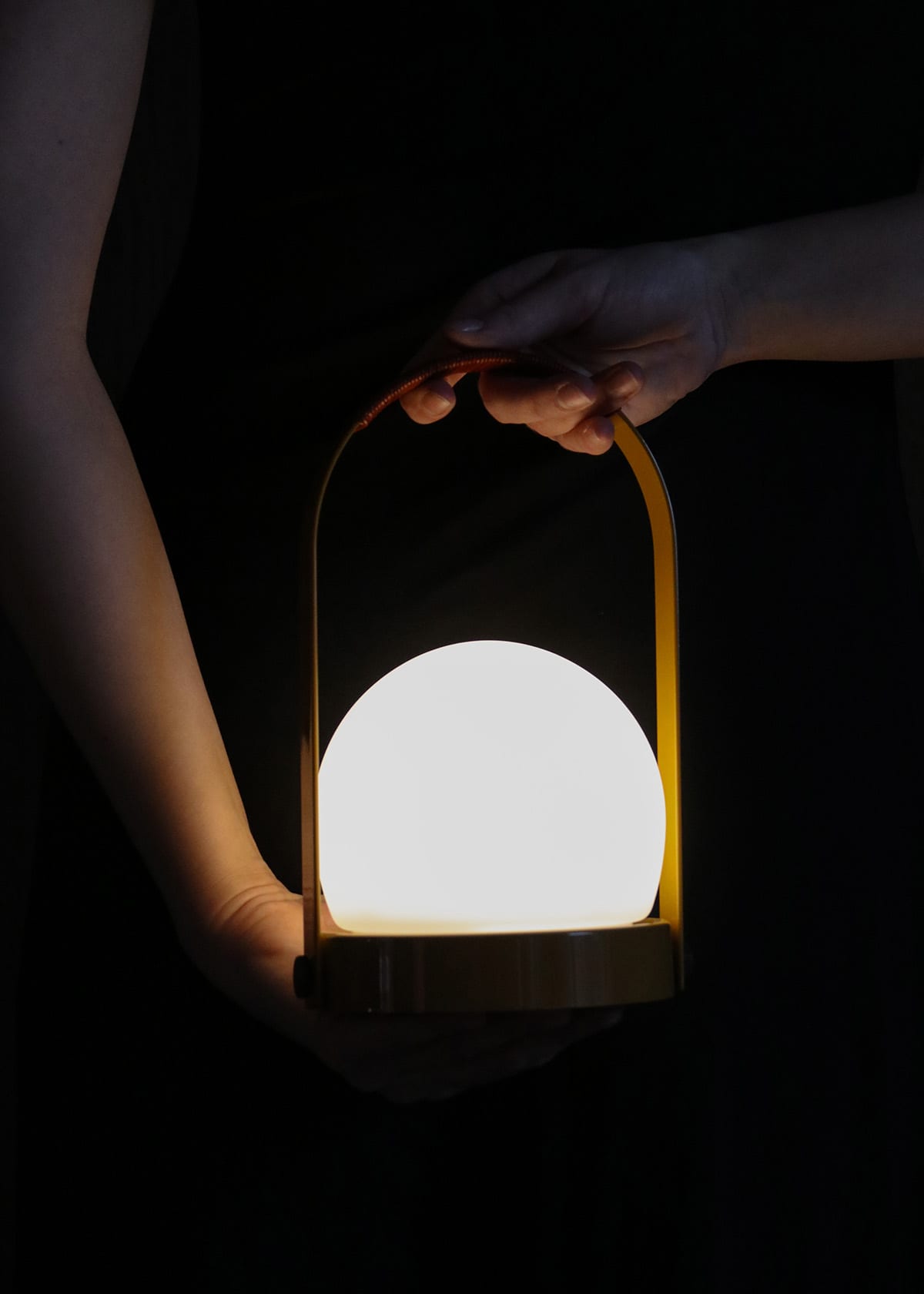 Audo Carrie Table Lamp Portable 13