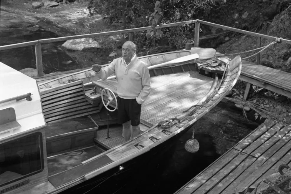 nemo-propheta-in-patria-vene-muuratsalon-koetalon-rannassa-alvar-aalto-kuva-alvar-aalto-museo-1-988×659