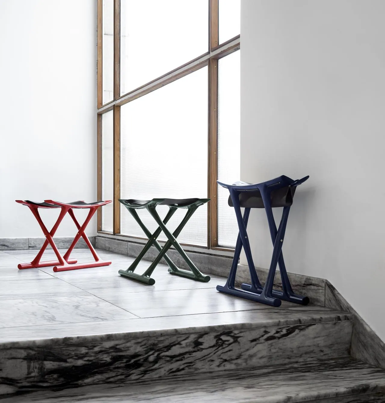 OW2000 Egyptian Stool Ole Wanscher Carl Hansen new colors saddle leather oak folding design Temple Thebes