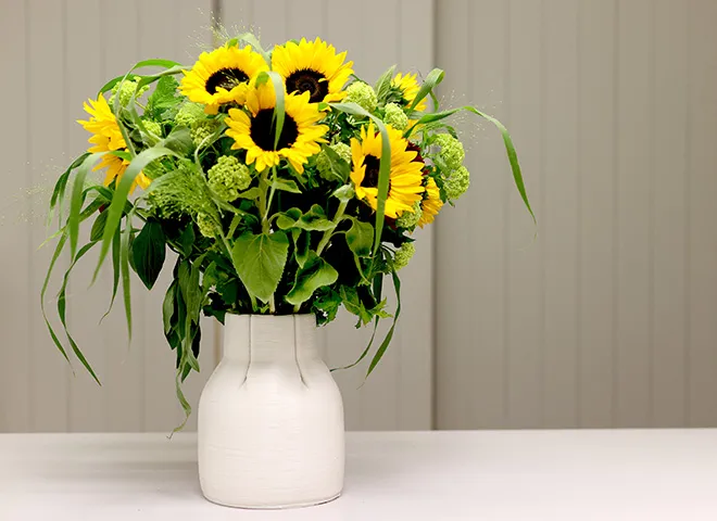 Pli Blanc 3D printed vases by Färg Blanche for Rörstrand showcasing Swedish ceramic innovation and technology