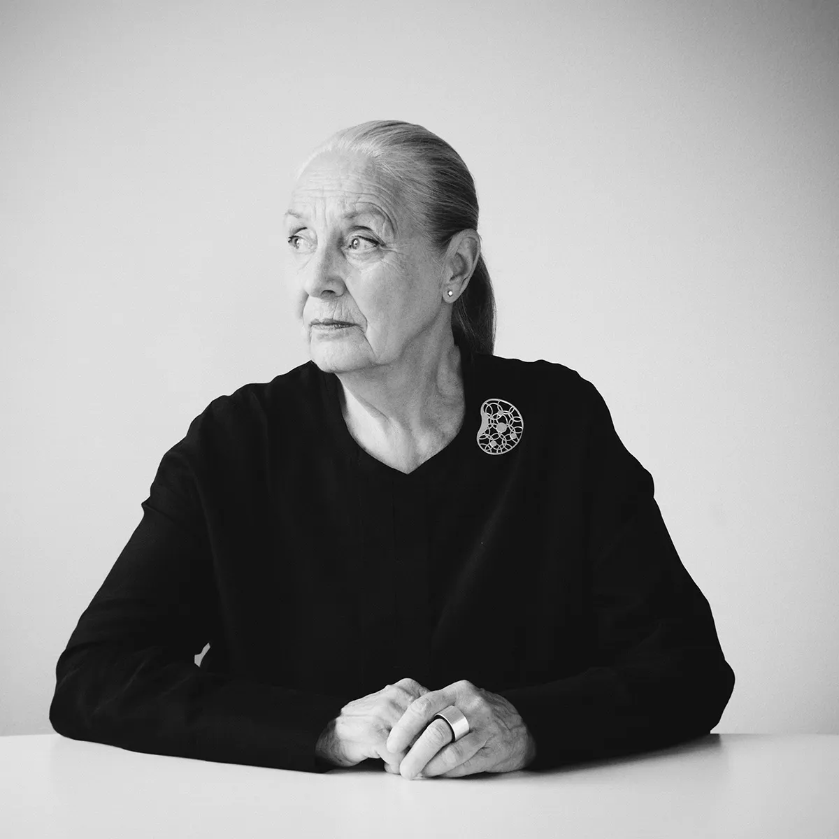 Ingegerd Råman designer portrait showcasing the renowned Swedish glass artist behind Joy jewelry collection