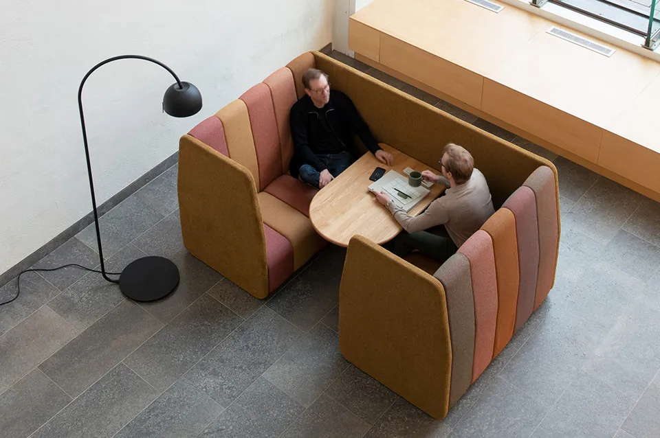 BOB BIZ by Thomas Bernstrand and Stefan Borselius for Blå Station featuring business-oriented adaptation of iconic modular system.