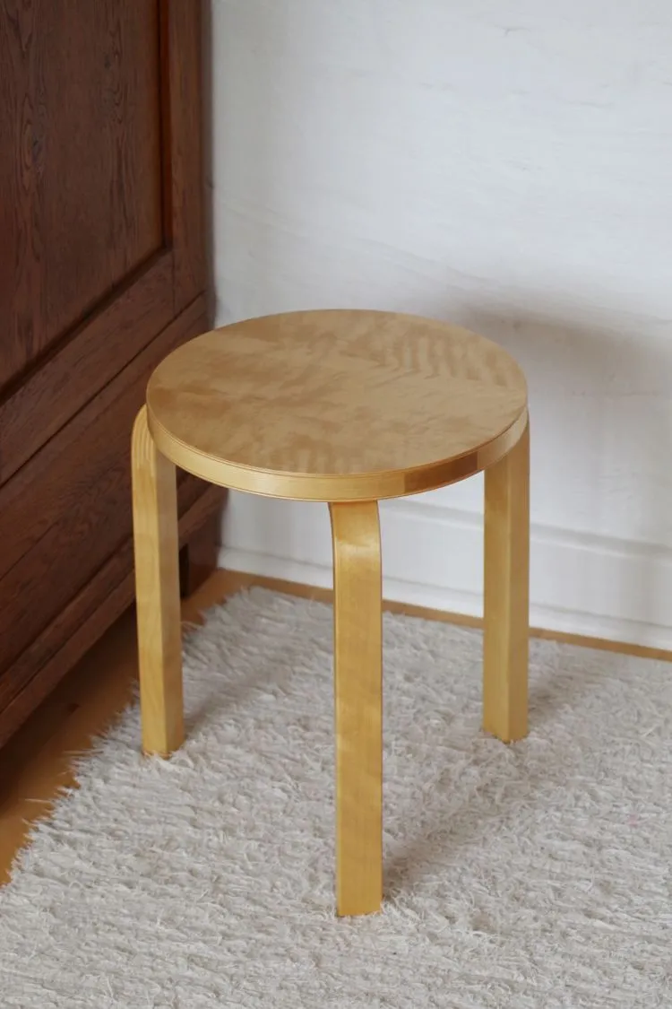 Stool-60-Loimu_2-8144513