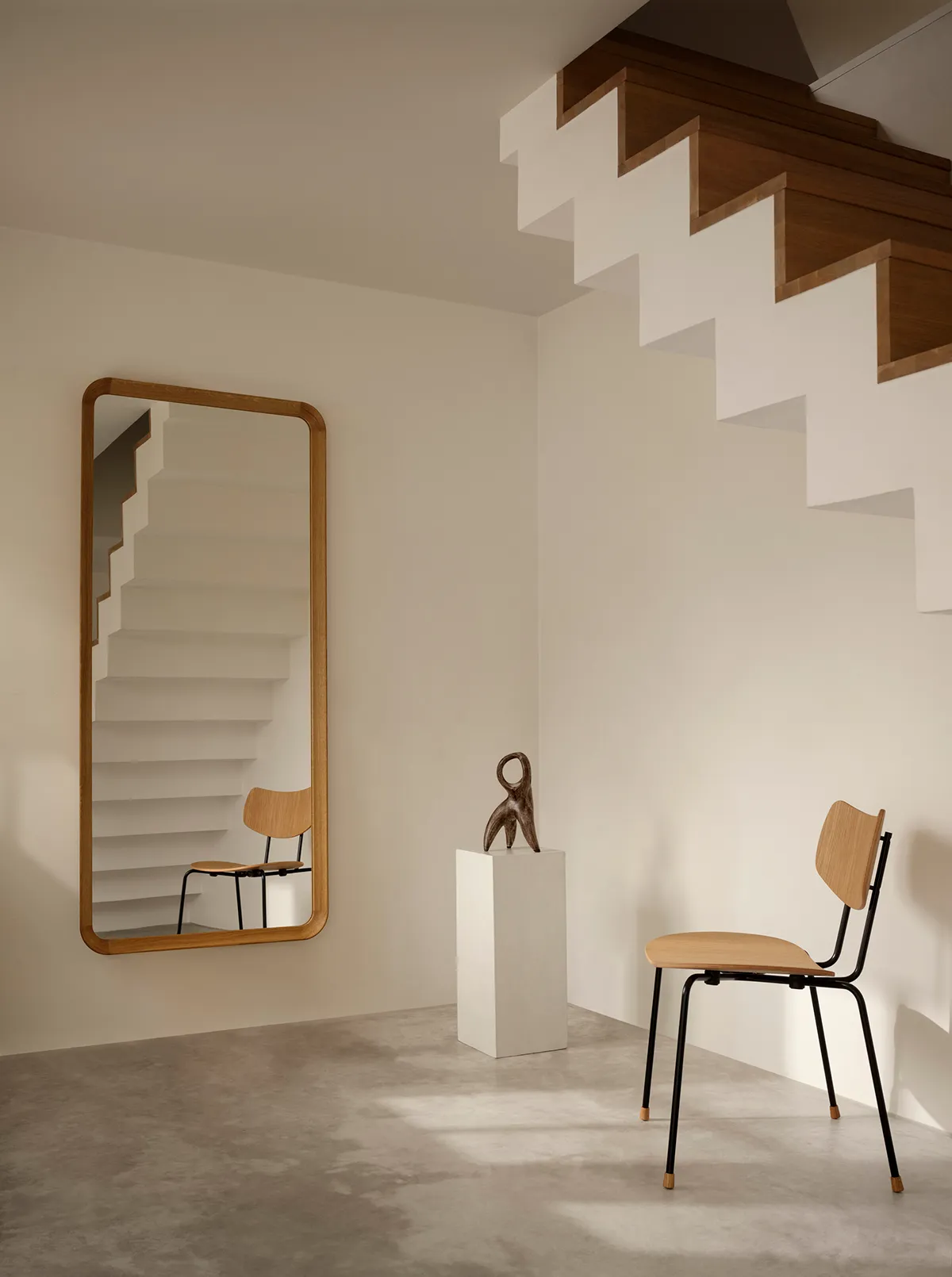 Carl Hansen & Søn presents Vilhelm Lauritzen's historic Radio House Mirror design with Danish modernist heritage