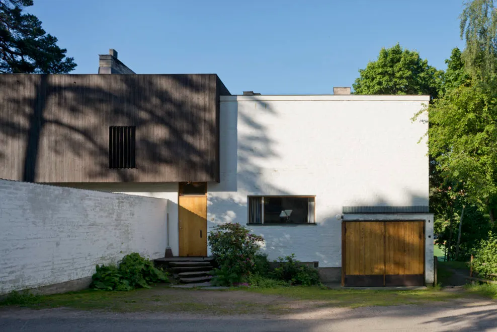 alvar-aallon-kotitalo-sisaankaynti-aalto-house-entrance-riihitie-helsinki-kuvaaja-maija-holma-1-988×659