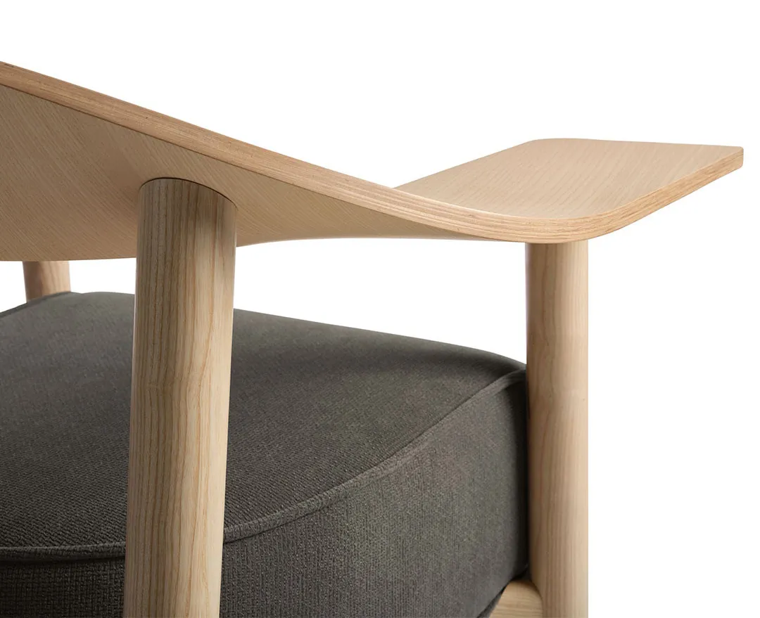 Minimalist Dais chair with ergonomic veneer-bent silhouette, designed for modern workspaces by Form Us With Love