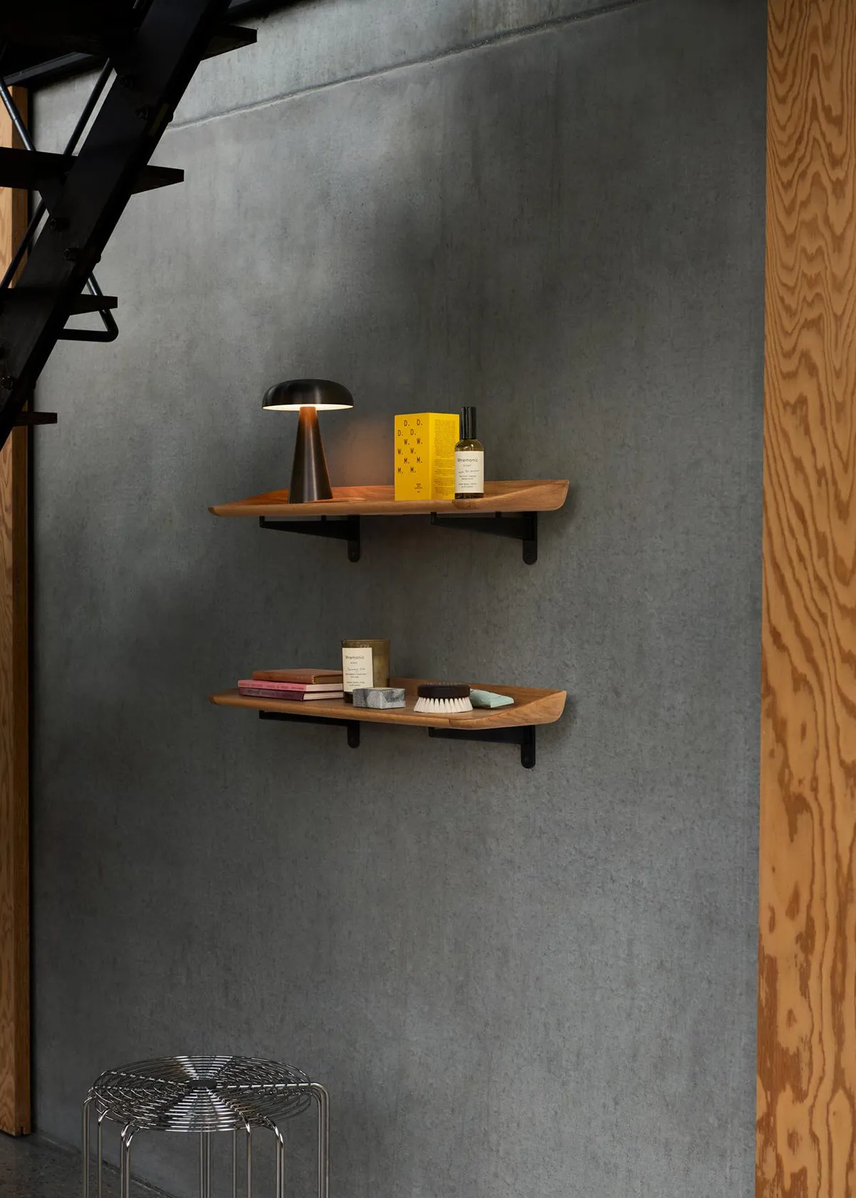 Guild shelf by Hvidt & Mølgaard in solid oak with brass fittings, produced by &Tradition with undulating organic form
