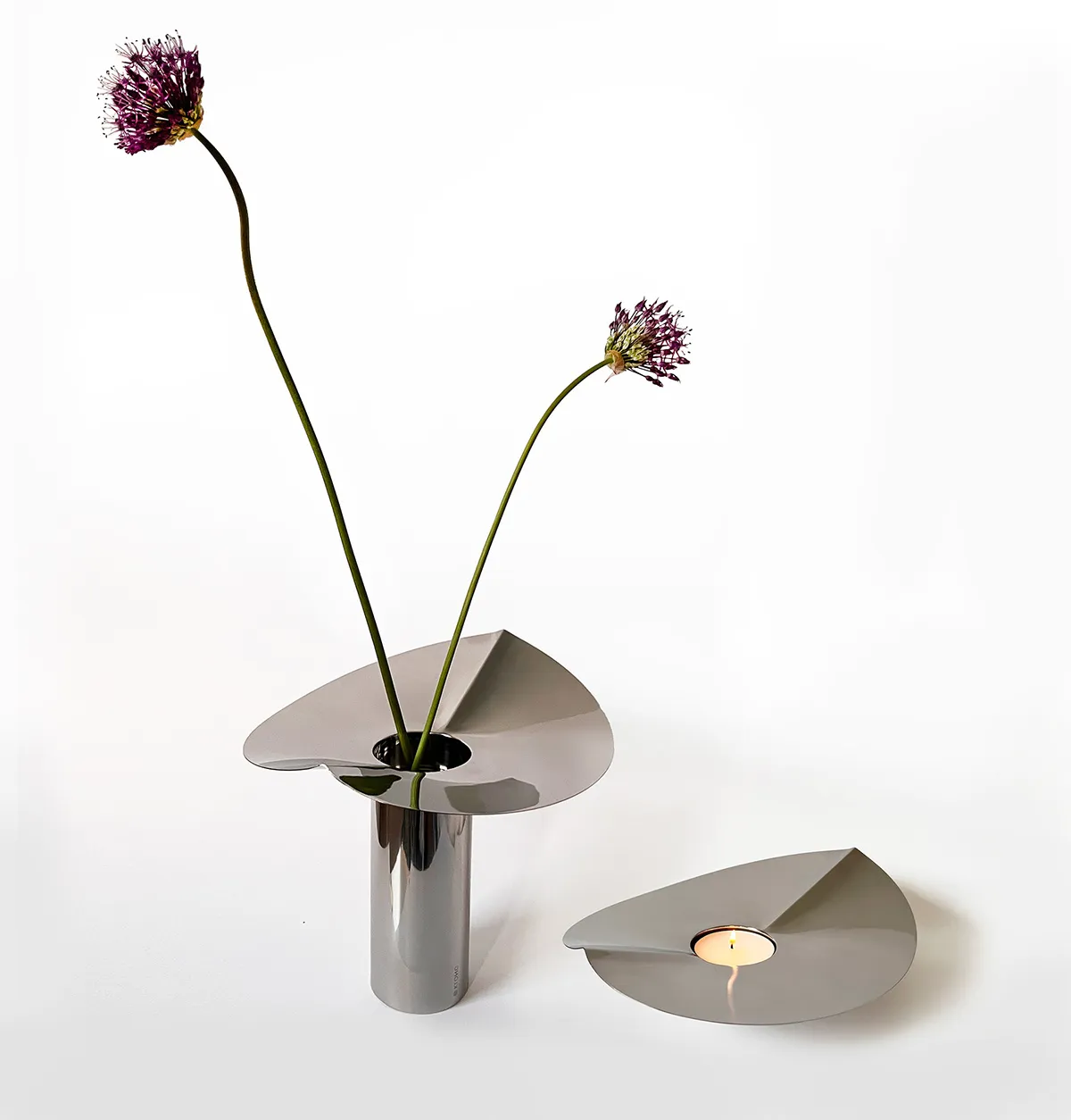 Löv vase collection by Charlotte von der Lancken multiple sizes displayed on neutral surface Klong design