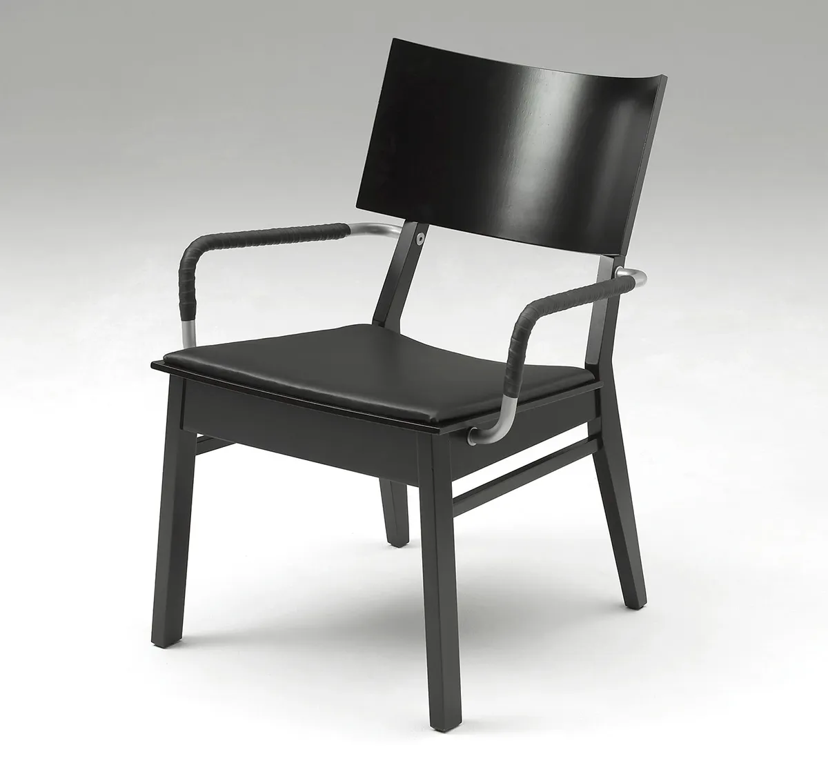 GUTE Easychair Mattias Ljunggren Källemo 1998 beech bentwood construction leather arms comfort design