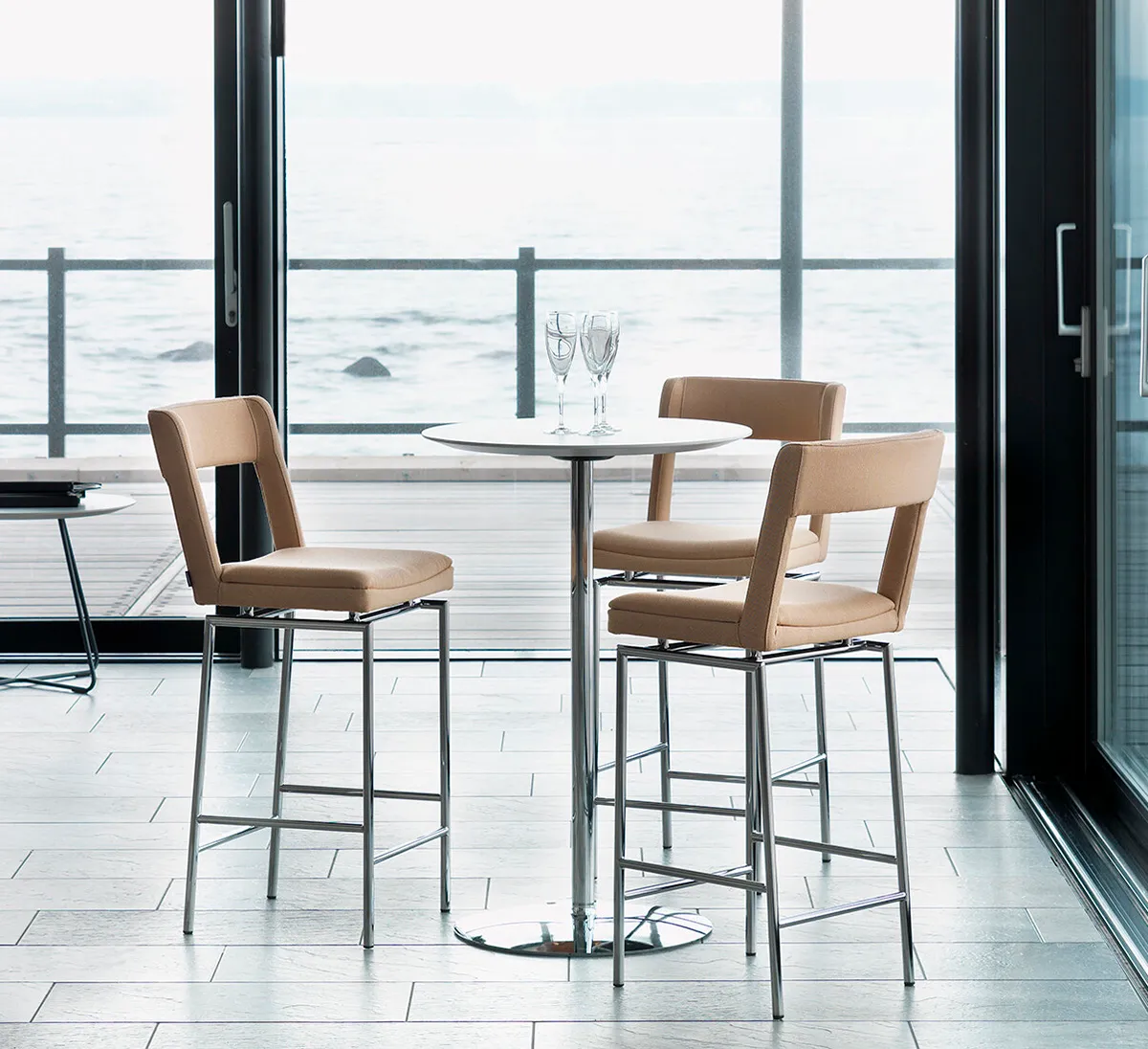 Jackie Bar Stool Mattias Ljunggren Johanson Design graphic silhouette maximum comfort ultra clean lines