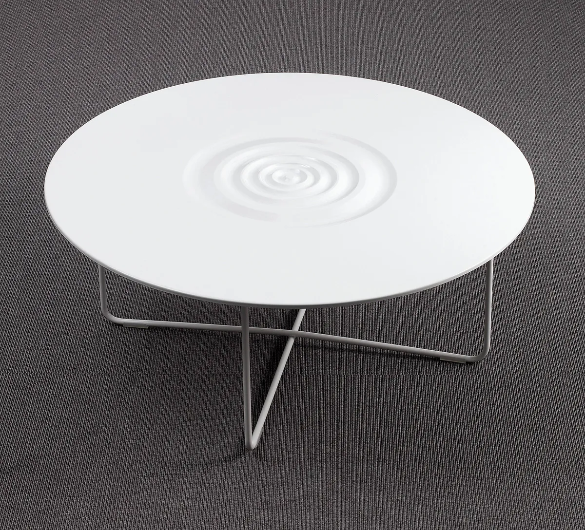 OFFECCT is proud to present the Droplet table with its organic form designed by the young Norwegian Ingunn Eikeland Björkelo.