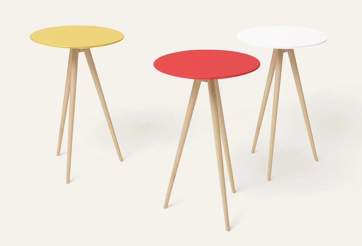 TRIP A small, light three legged table to be placed next to a chair, armchair or in front of the sofa. The tabletop and undercarriage can be painted in any color. Design: Mårten Cyrén