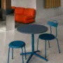 Lammhults_TaburettPlus_chair_blue_ArchalX_table_blue_Bau_modularseating_redorange_e01