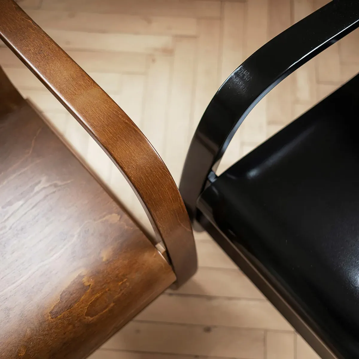 Armchair 42 walnut stained black lacquered detail