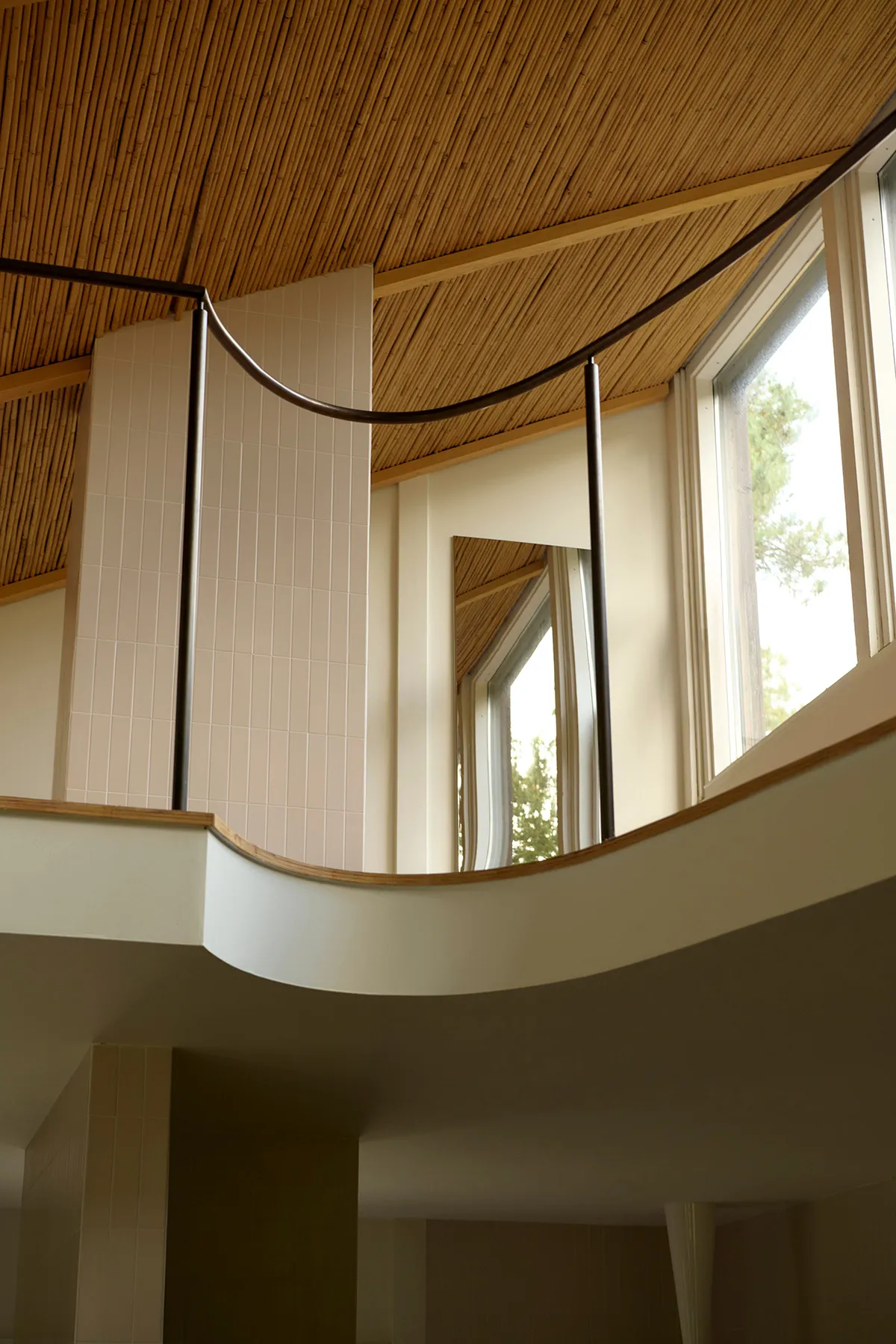 Editorial pleat mirror 231 2 hi res Editorial pleat mirror 231 2 hi res