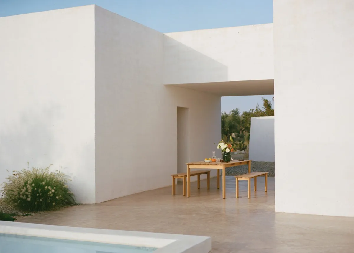 editorial assemble table 220 bench 180 teak silent vase dark green raise carafe glass clear MED RES