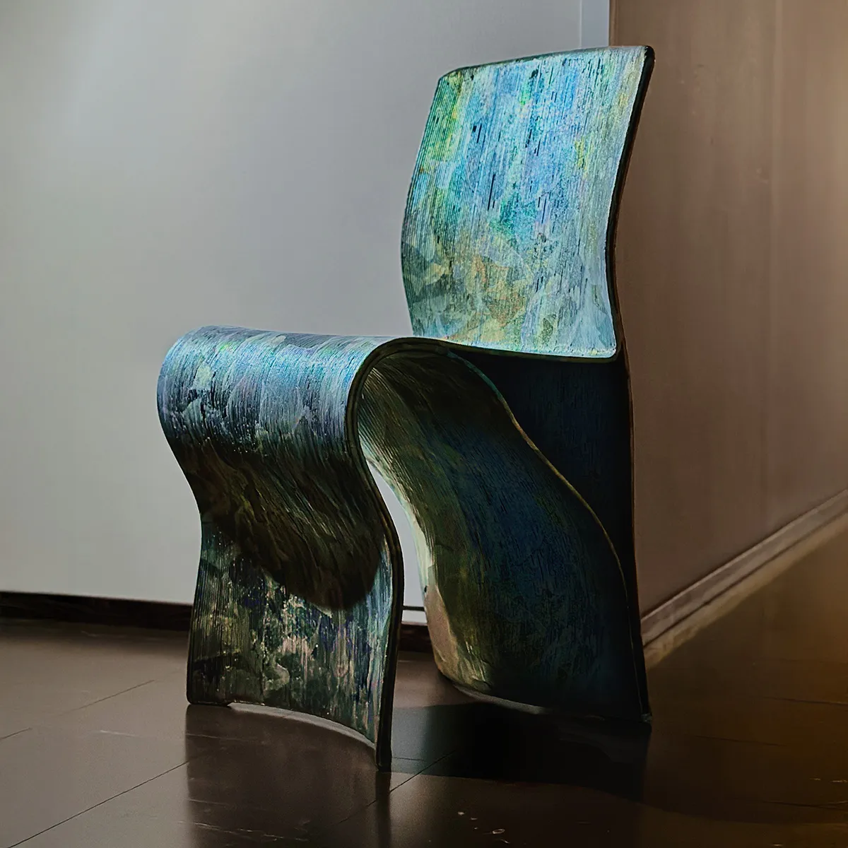 KELP CHAIR IRIDESCENT