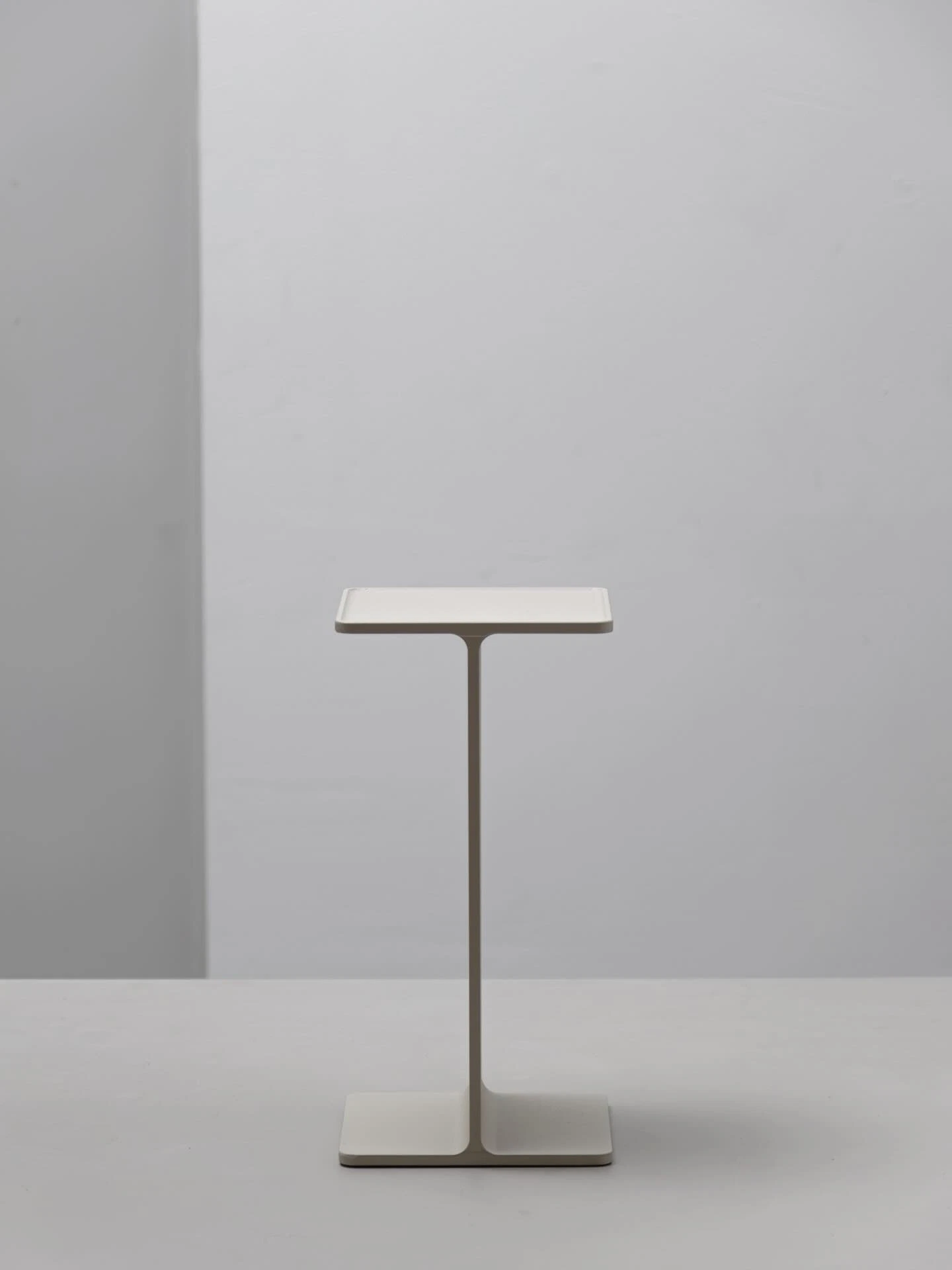 Museum Pedestal TAF studio string 1