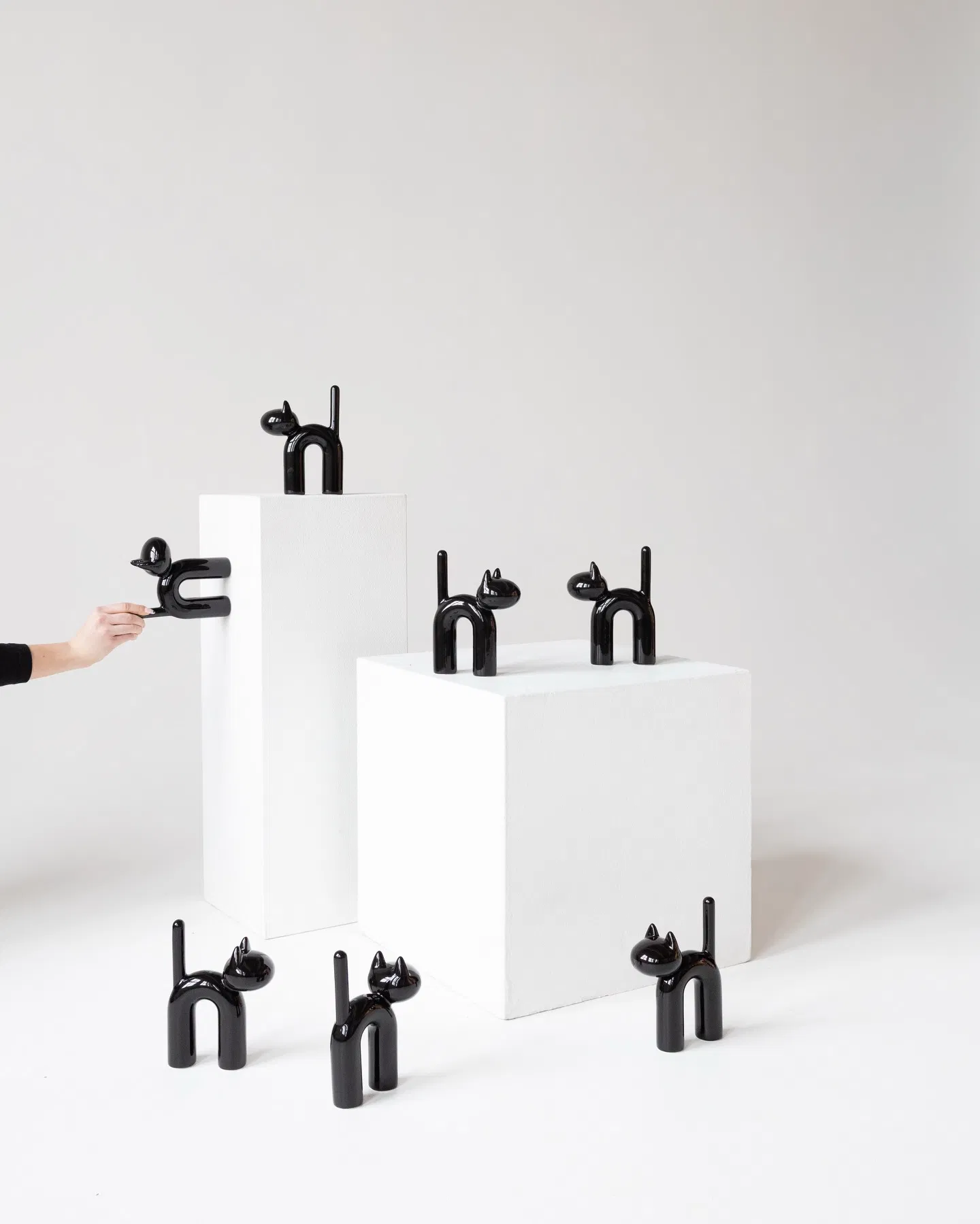 Mini KISU black ceramic figure by Eero Aarnio