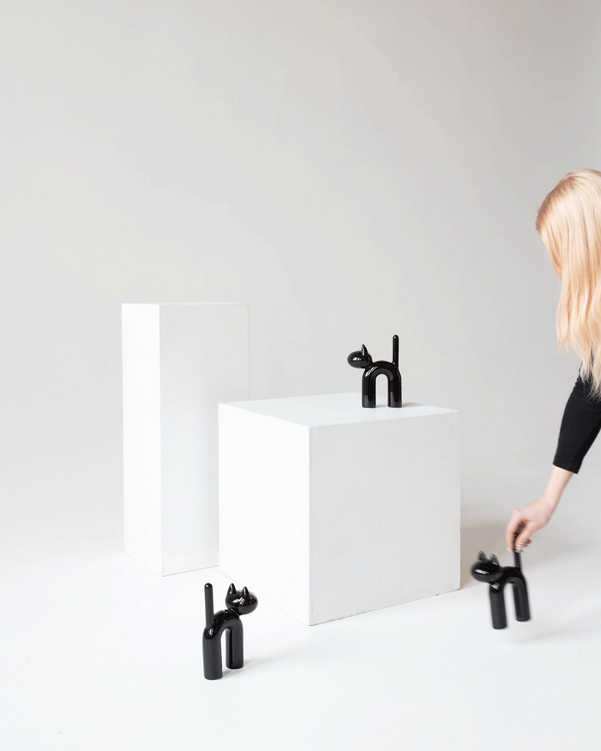 Mini KISU black ceramic figure by Eero Aarnio