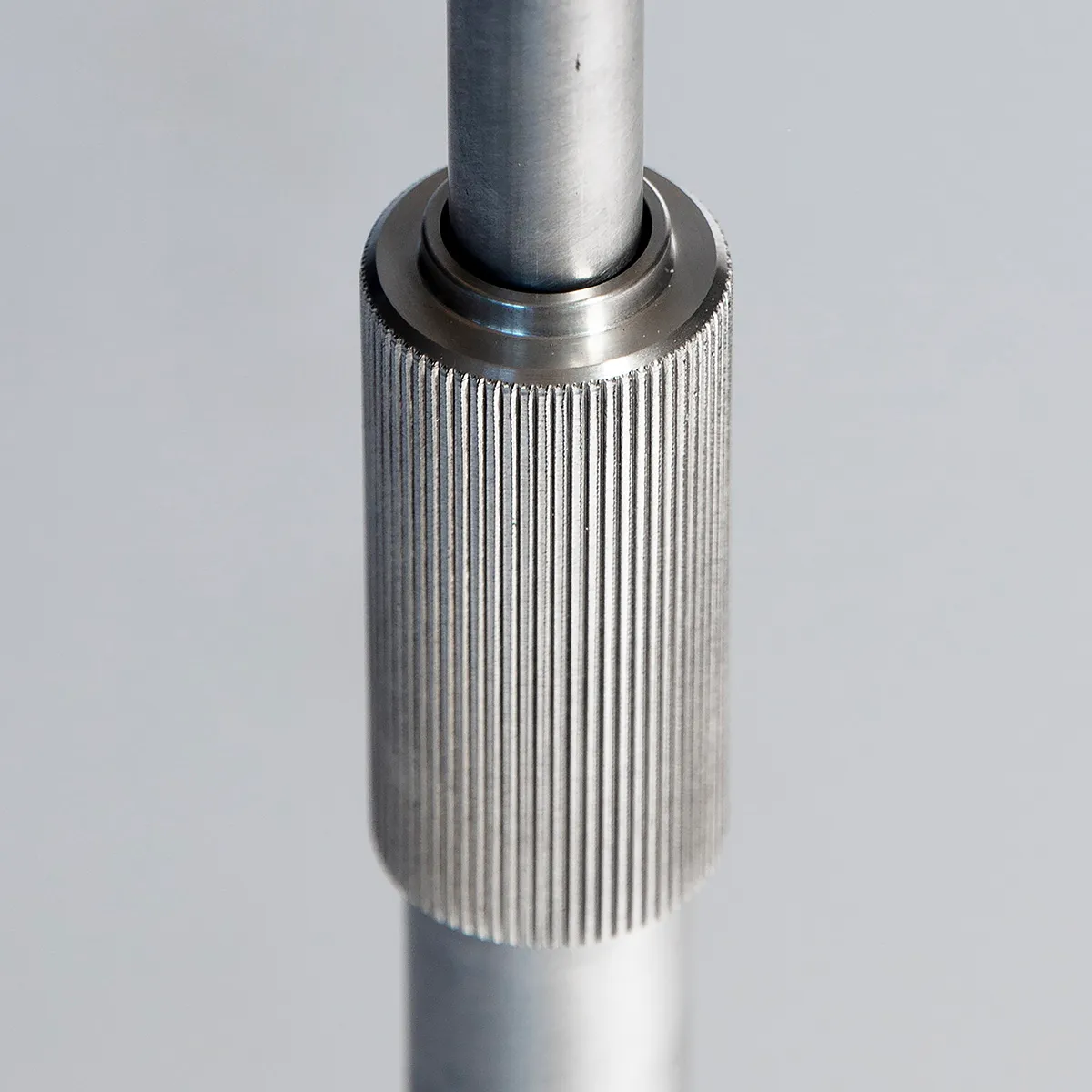 Close-up Cassis table construction by Mats Theselius showing premium materials and Källemo quality