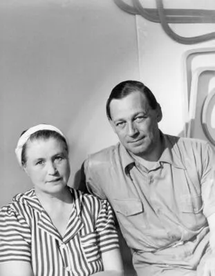 Aino and Alvar Aalto in New York 1938. Photo Herbert Matter, Courtesy of the Department of Special Collections, Stanford University Libraries.