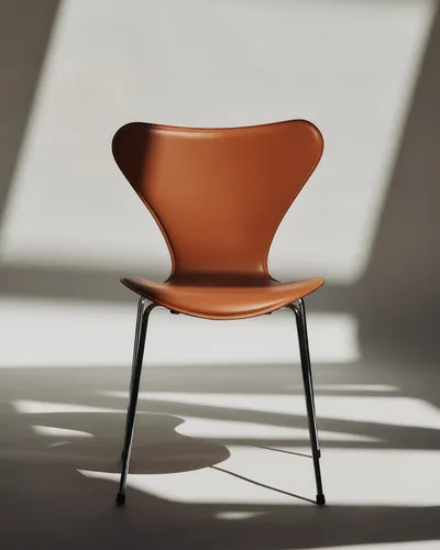 j*•様 Fritz Hansen Series 7 Cherry Fritz Hansen presents the Series 7 Tailored | Arne Jakobsen