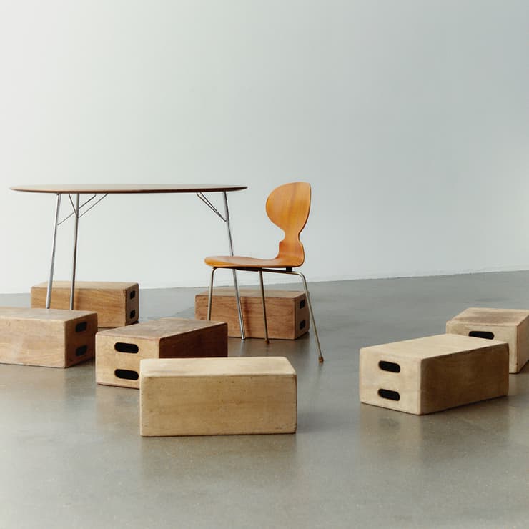 Fritz Hansen relaunched Arne Jacobsen's Egg table