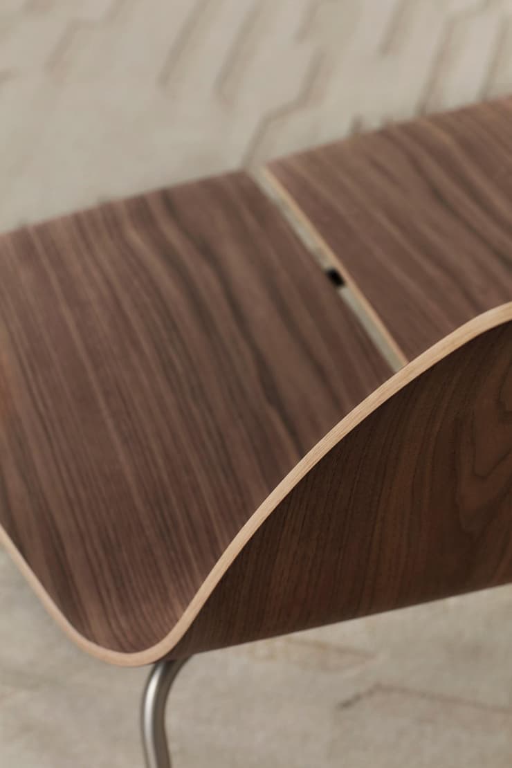 PK23™ lounge chair design by Poul Kjærholm for Fritz Hansen