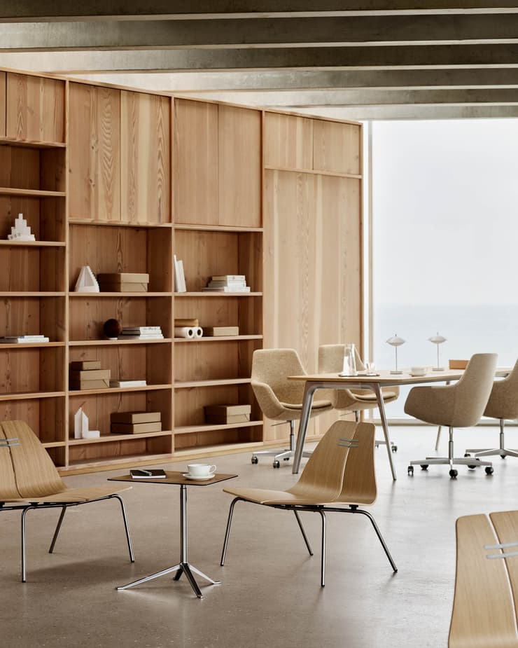 PK23™ lounge chair design by Poul Kjærholm for Fritz Hansen