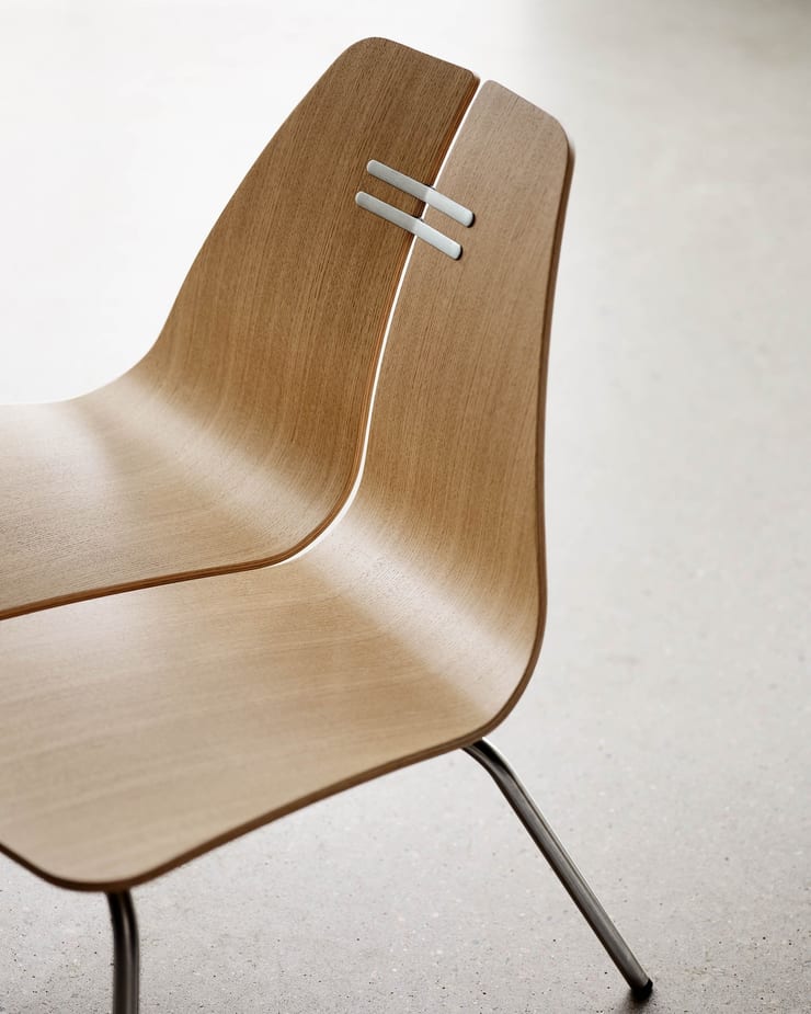 PK23™ lounge chair design by Poul Kjærholm for Fritz Hansen