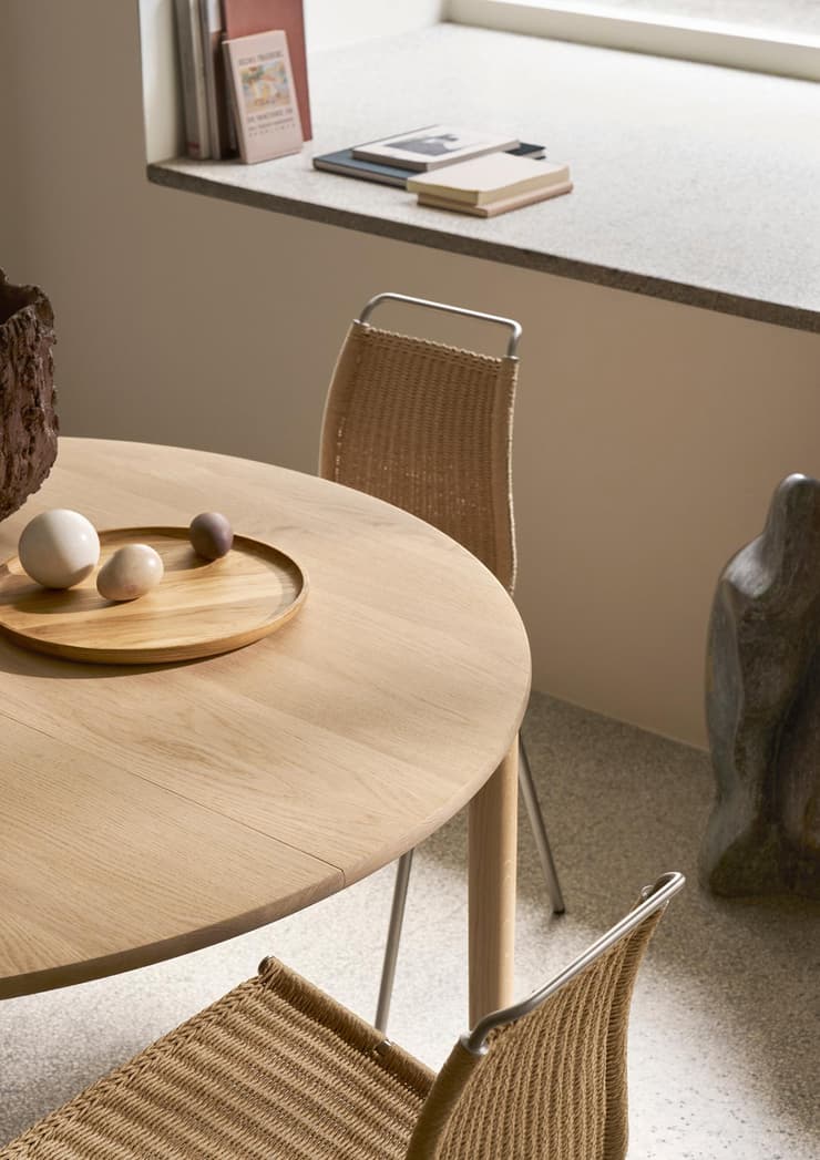A Timeless Circle Returns: Børge Mogensen's BM0121 for Carl Hansen