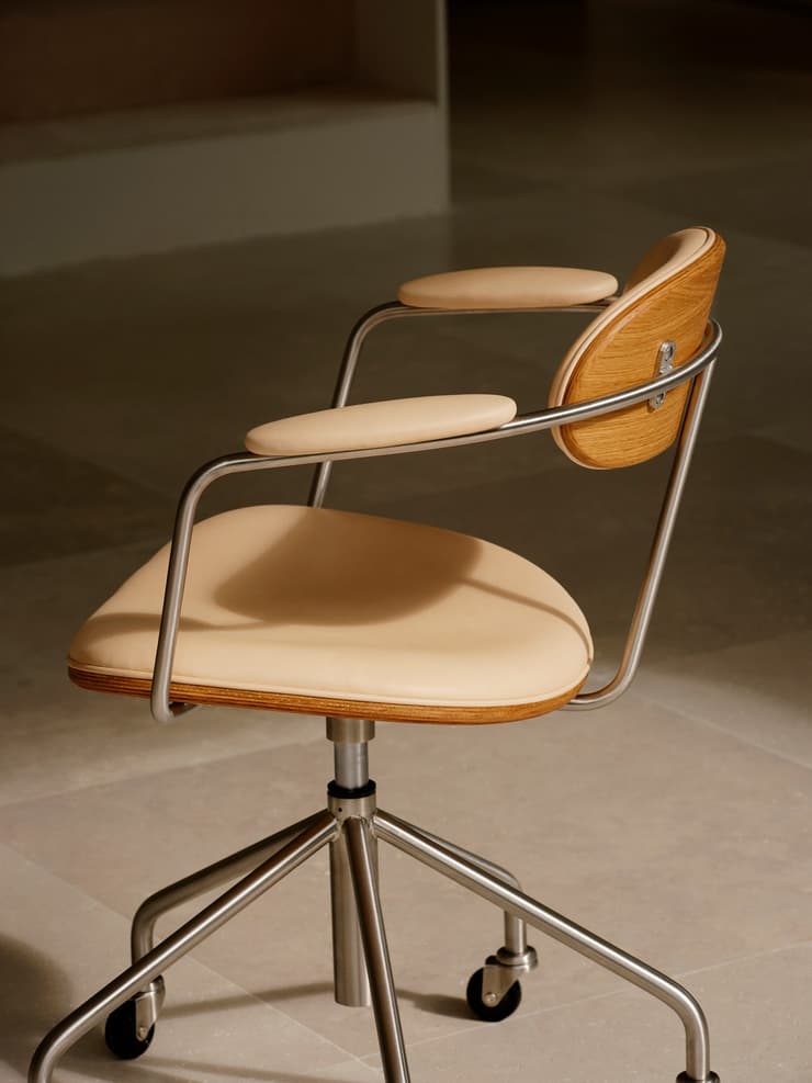 Wegner's CH621 Swivel Chair 1948, Returns to Carl Hansen & Søn