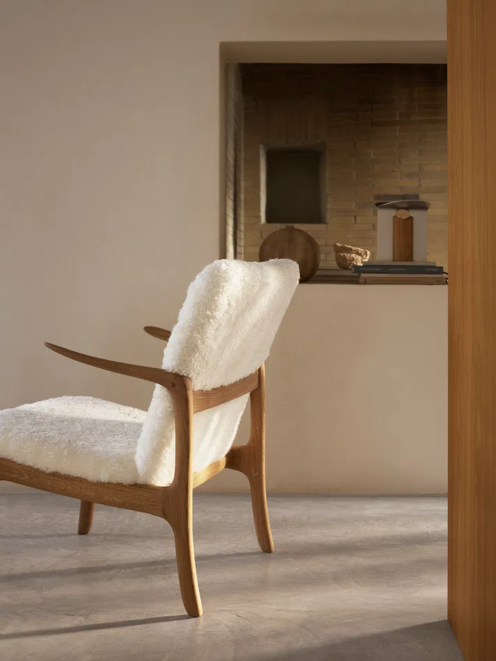 Beak Chair - Ole Wanscher | Carl Hansen & Søn Lambskin