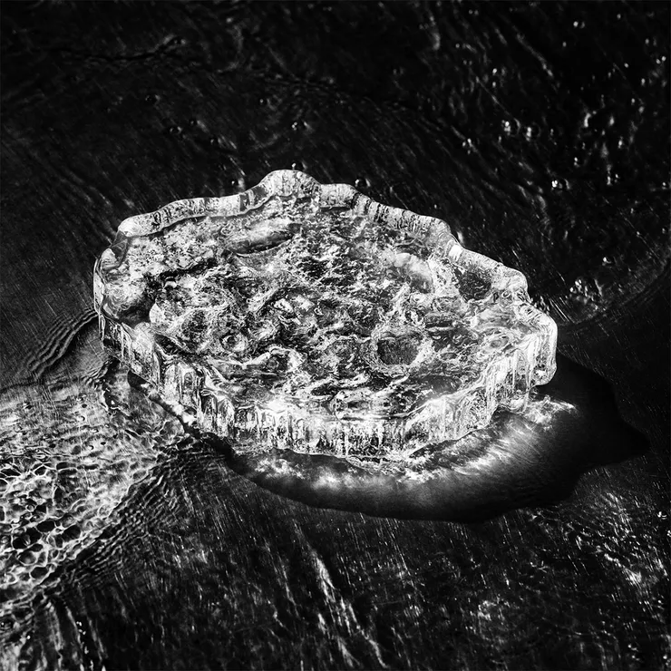 The glass ice platter by Tapio Wirkkala in 1976