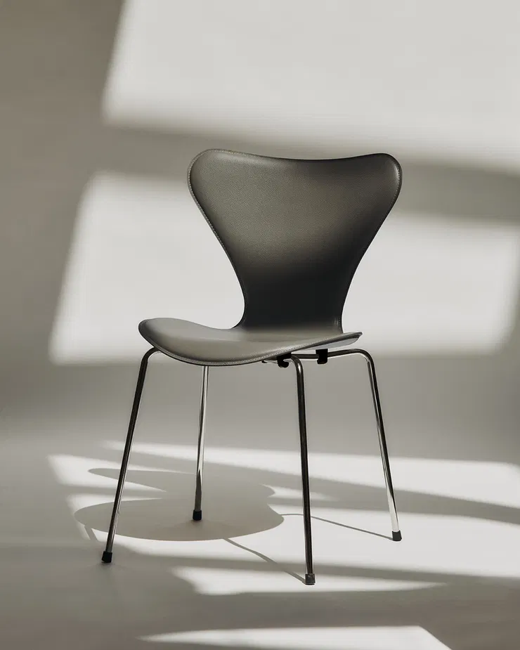 Fritz Hansen presents the Series 7 Tailored | Arne Jakobsen