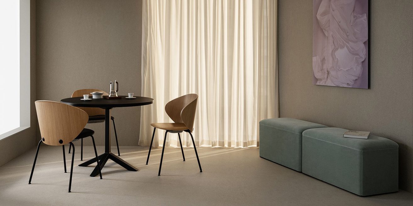 Lammhults Trioo Chair Oak Funk E02 Hero | Scandinavian Design