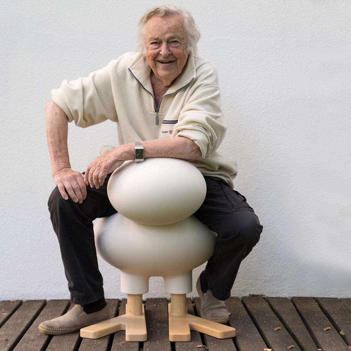 Happy Bird in four new colours by Eero Aarnio – Magis