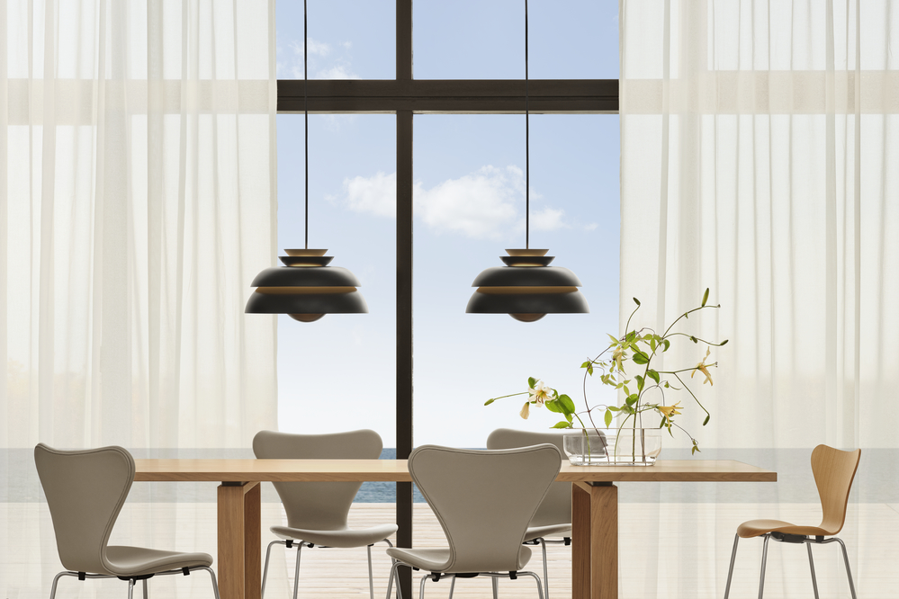 Concert light black finish four shades Jorn Utzon Fritz Hansen Sydney Opera House inspired