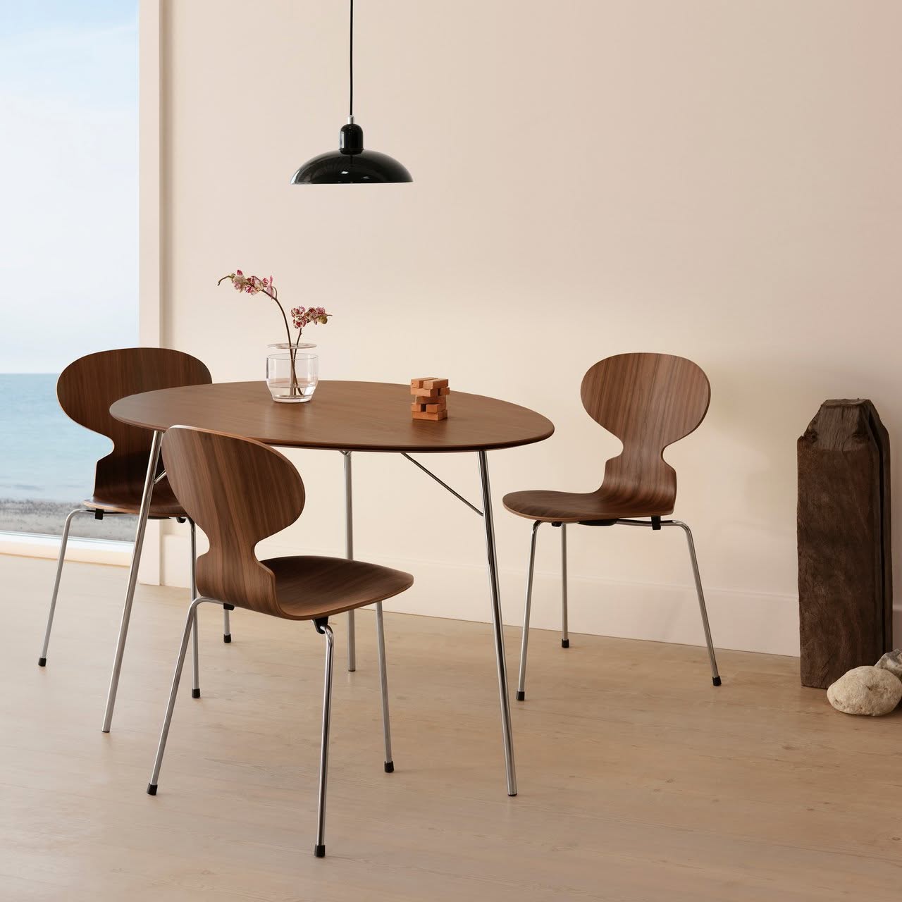 Ant Chair by Arne Jacobsen for Fritz Hansen - Scandinaviandesign.com